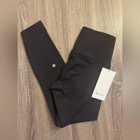 New with tags Lululemon Wunder Train High-Rise Ribbed
Tight 25", Black. Size 6. - Picture 10 of 15